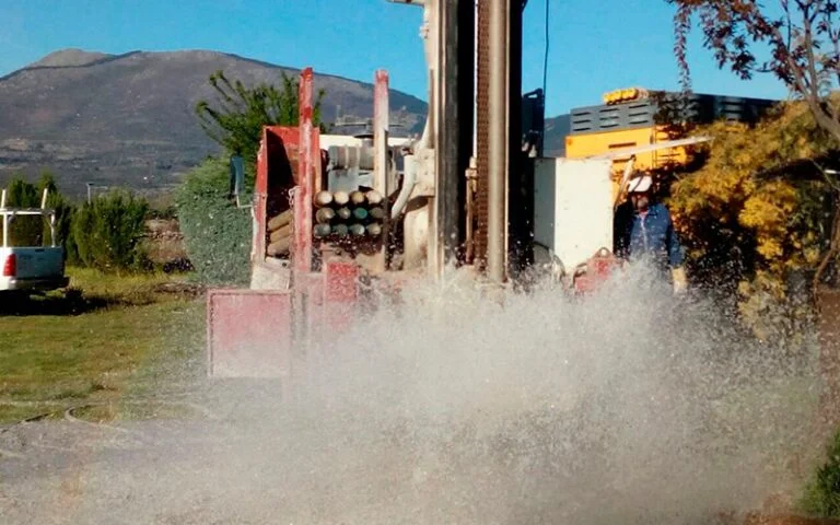 Agua por bombeo